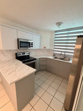 Load image into Gallery viewer, Balcones de Monte Real, Carolina