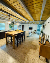 Load image into Gallery viewer, Villa Catalina – Una joya frente al mar en Islote, Arecibo