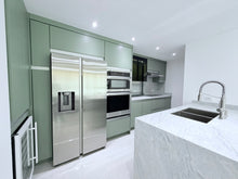Load image into Gallery viewer, TOTALMENTE REMODELADO Y AMUEBLADO – ALQUILER EN PARKSIDE, GUAYNABO