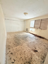 Load image into Gallery viewer, Vendido Condominio Piccioni, Condado