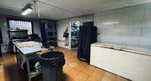 Load image into Gallery viewer, Panadería en función en Las Delicias, Canovanas