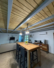 Load image into Gallery viewer, Villa Catalina – Una joya frente al mar en Islote, Arecibo