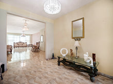 Load image into Gallery viewer, Palmas Altas, Barceloneta