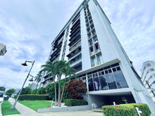 Load image into Gallery viewer, TOTALMENTE REMODELADO Y AMUEBLADO – ALQUILER EN PARKSIDE, GUAYNABO