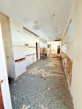 Load image into Gallery viewer, Vendido Condominio Piccioni, Condado