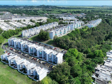 Load image into Gallery viewer, Balcones de Monte Real, Carolina