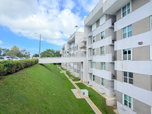 Load image into Gallery viewer, Balcones de Monte Real, Carolina