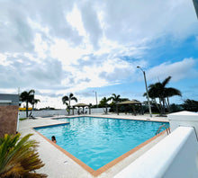 Load image into Gallery viewer, Vendida Isla de Roque Estates, Barceloneta