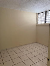 Load image into Gallery viewer, Opcionado Condominio Torres de Andalucía en San Juan