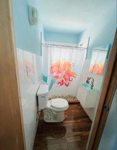 Load image into Gallery viewer, Villa Catalina – Una joya frente al mar en Islote, Arecibo