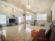 Load image into Gallery viewer, Palmas Altas, Barceloneta