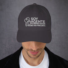 Load image into Gallery viewer, GORRA SOY AGENTE DE BIENES RAICES HAZME UNA PREGUNTA LETRA BLANCA