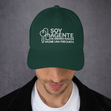 Load image into Gallery viewer, GORRA SOY AGENTE DE BIENES RAICES HAZME UNA PREGUNTA LETRA BLANCA