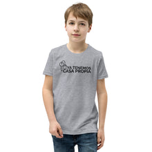 Load image into Gallery viewer, CAMISETA NIÑOS YA TENEMOS CASA PROPIA