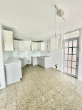 Load image into Gallery viewer, Sold Urb. Villa Carolina, Carolina