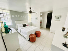Load image into Gallery viewer, Opcionado Hermoso Apartamento Chalets de San Fernando, Carolina