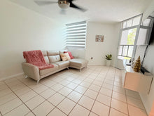 Load image into Gallery viewer, Balcones de Monte Real, Carolina
