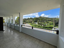 Load image into Gallery viewer, Opcionada Propiedad Comercial Uso Mixto en Barrio Guavate en Cayey
