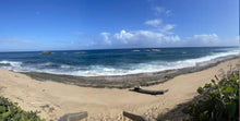 Load image into Gallery viewer, Villa Catalina – Una joya frente al mar en Islote, Arecibo

