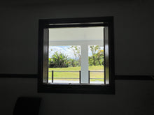 Load image into Gallery viewer, Opcionada Propiedad Comercial Uso Mixto en Barrio Guavate en Cayey
