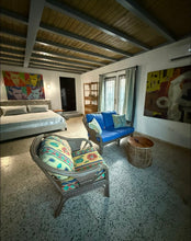 Load image into Gallery viewer, Villa Catalina – Una joya frente al mar en Islote, Arecibo
