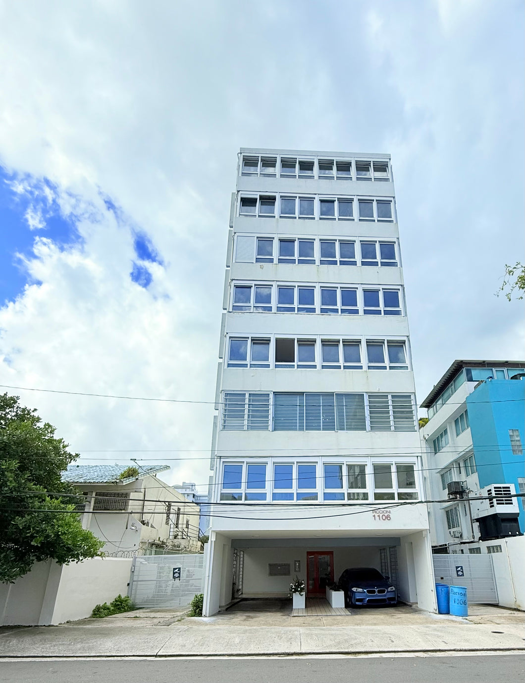 Condominio Piccioni, Condado