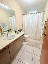 Load image into Gallery viewer, Opcionada Urb. Paisajes de Dorado en Dorado
