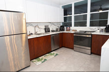 Load image into Gallery viewer, Vendido Condo. Brisas de Parque Escorial en Carolina
