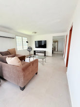 Load image into Gallery viewer, Opcionada Breñas en Dorado
