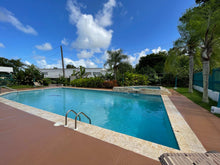 Load image into Gallery viewer, Balcones de Monte Real, Carolina
