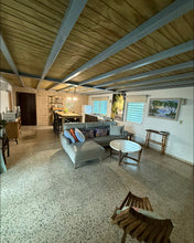 Load image into Gallery viewer, Villa Catalina – Una joya frente al mar en Islote, Arecibo
